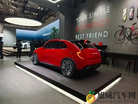 两个男生吃我胸：新能源汽车续航突破，揭秘未来环保出行新趋势-1