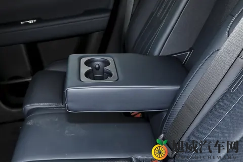 方程豹钛7 2025款 200KM两驱Max版：智能豪华SUV的价值新标杆-1