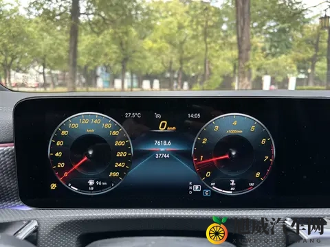 23年1月上牌，14万拿下准新一手奔驰A级，都市白领通勤优选！-3