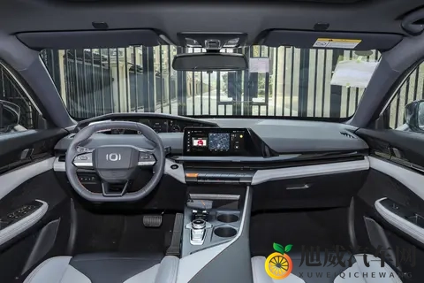 11 万级纯电 C 级车试驾体验:长安启源 A06 的那些实用亮点-3