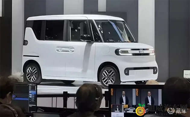 天天伸进女同桌乳沟里摸爽：频繁触碰女同桌胸部，行为令人不齿-2