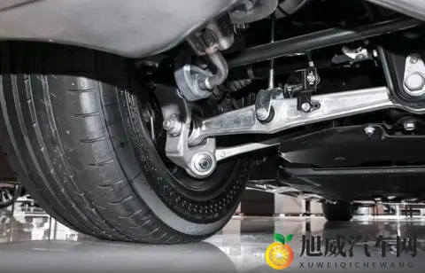 定位大型车，雷克萨斯LS配置分析，四款车型如何选？-3