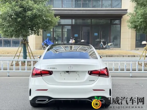 13万拿下白色奔驰A200L，圆你豪华品牌梦！-1