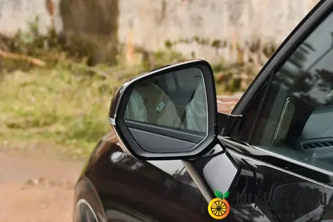 领克09四驱探索版：内外兼修，实力诠释豪华燃油SUV-3