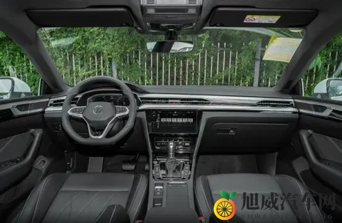 黄直播：汽车迷必看：揭秘最新车型与驾驶秘籍-3