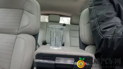 刷到测试场对比视频：航海家水杯稳如动画，分贝差得太明显-2