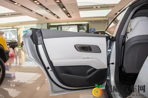 续航560km，标配3C快充，轴距2900mm，激光雷达加持-1