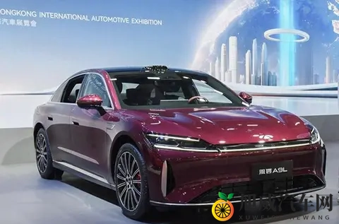 国产旗舰轿车，四座布局，搭载15T插混动力，配激光雷达+NOA辅助-3