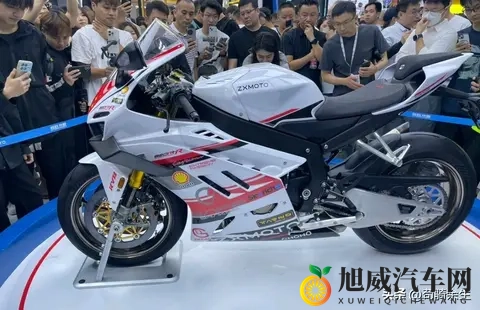 网红维权没用？张雪扛发动机硬刚宝马，瞄准拳击手发动机赛道！-1