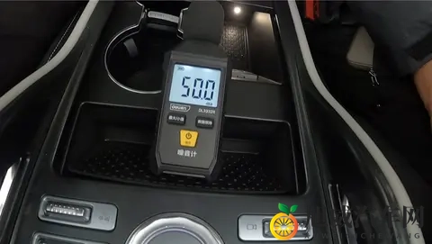 夜间禁用：汽车夜行安全新技能，揭秘智能驾驶辅助系统-2