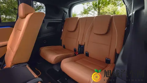 新款奔驰GLB内饰提前亮相,造车新势力的味道太重了-1