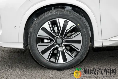 家用插混SUV选哪个？深度解析第三代蓝电E5 PLUS，处处都是惊喜！-2