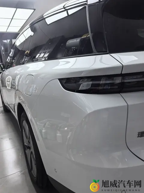 日本16岁macbook:16岁少年独爱简约科技汽车,揭秘新一代用车观-2