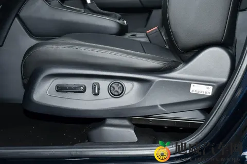 男生插女生软件：新能源汽车：性能革新，未来出行新选择-2