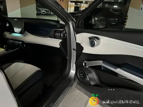 新款比亚迪元PLUS内饰曝光!650公里续航,内饰反人类设计竟还在-3