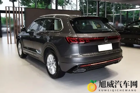 纯进口的中大型SUV,配20T发动机+空气悬挂,25款大众途锐能买?-1