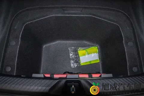 磁流变悬架+3nm芯片，定价1399万元，深蓝L06够卷吗？-3