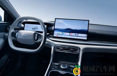 吉利掀桌!688万B级电混轿车配146寸大屏,一箱油跑1700公里-2