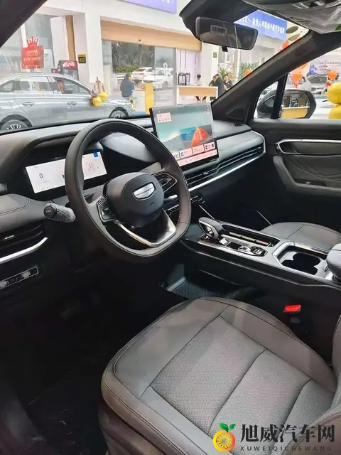 新款吉利豪越L实车到店，外观很大气，5_6_7座布局，价格或下探-3