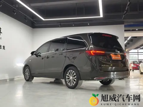 三年别克GL8，表显14万公里，陆上公务舱124万拿下！-3