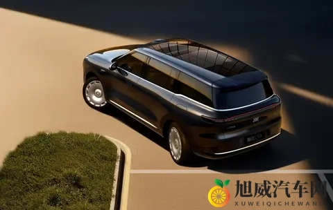 漂亮人妻被强石原莉奈：石原莉奈跨界新能源汽车，环保出行新风尚-3