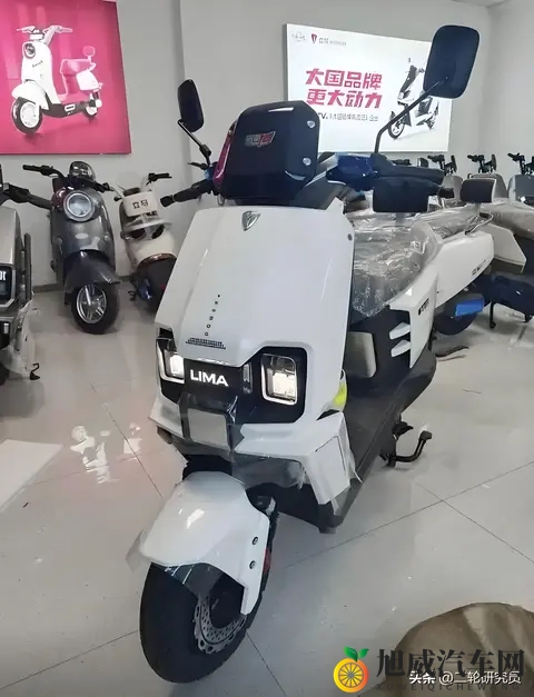 TaiwanGAY台湾0色直男:台湾新车热爆:设计独特,性能卓越,绿色出行新选择-3