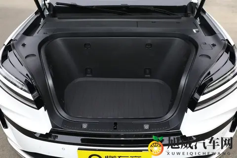 乐道L90 2025款 六座版Ultra，纯电大三排SUV新标杆？-3