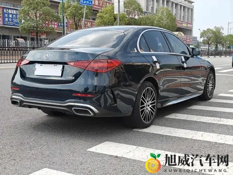 绿色精灵，一手22款奔驰C260L运动版，18万公里正当年！-1