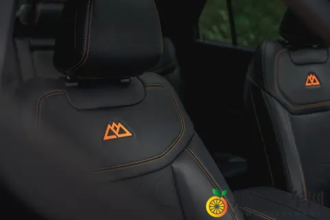 全副武装，售3698万，福特探险者昆仑穿越版正式上市-1