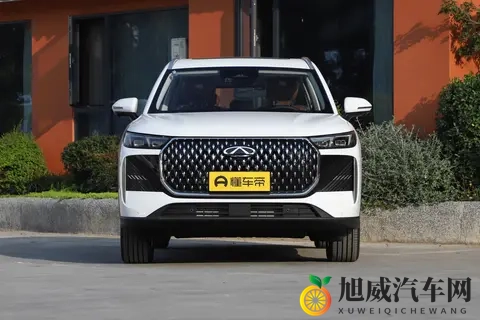 奇瑞第五代瑞虎8上市：双前脸设计，轴距2825mm，标配8155芯片-2