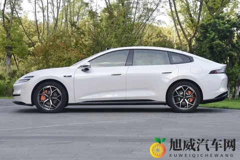 12万预算想买家轿，可以看看这款，轴距2922mm，空间大又实用-1