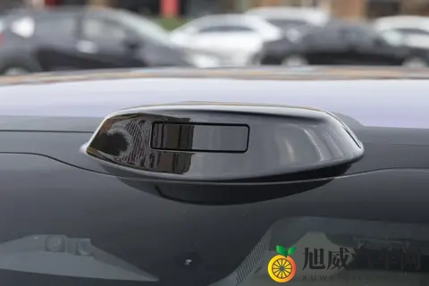 东风奕派eπ007+上市 限时焕新价1399万元起-2