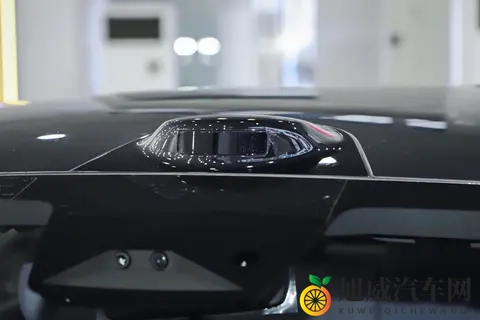 从驾控到续航全拉满！深蓝 L06 入门即满配，1399 万起诚意十足-2