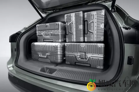 智驾好的混动suv推荐：红旗HS6 PHEV实力出圈-1