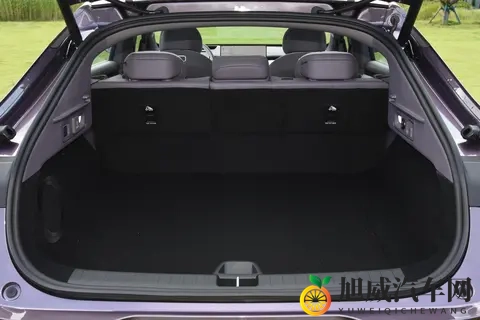 【网通社快报】明年起新能源车购置税减半，年底购车热潮提前到来-1