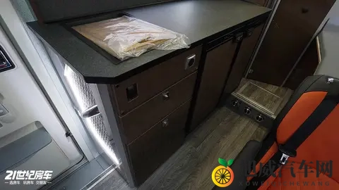 279米高，灵动设计的T型房车！罗曼特斯福特T8海豚T20房车-1