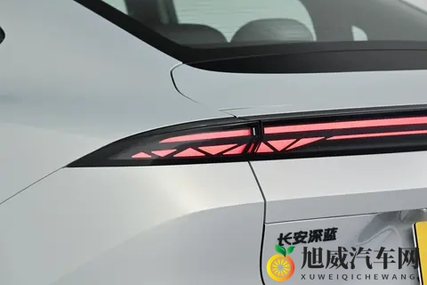 深蓝L06：预售刚开，1399万起就让中型纯电轿跑圈子热闹起来了-2