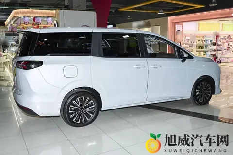 新车  预售768万元起，五菱星光730将于11月12日上市，7座MPV-1