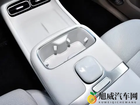 有高级感了！这台大空间绿牌家轿只要1099万元起-3