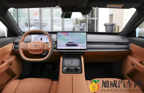 东风奕派eπ007+到店，全系标配激光雷达+8295芯片，还带电动尾翼-2