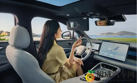 凭什么卖这么好？比亚迪海狮06第10万台整车下线，用时仅100天-2