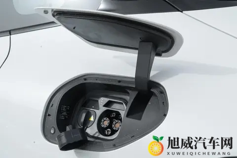 阿维塔06不玩虚的：华为ADS 4，再配上空气悬架，20万级还有对手？-2