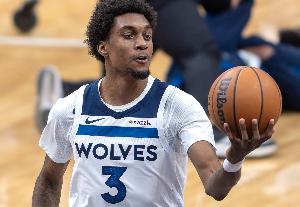 Stein:森林狼想要交易得到字母哥 必须要出麦克丹尼尔斯!