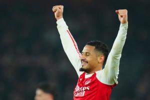 要签顶级中卫！龙赛罗：孔德不令我信服，球队应花钱签萨利巴