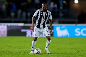 都体：尤文考虑与卡卢卢续约1-2年，球员希望年薪涨至300万欧