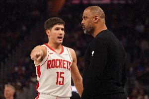 乌度卡谈谢泼德：进球时可以掩盖一些问题 相比赛季初他有些退步