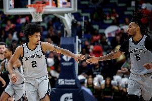 西部榜首之战！马刺更新伤病情况：哈珀因伤缺席 卡斯尔赛前决定