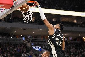 美记：热狼仍相信能今天引进字母 与此同时雄鹿在和灰熊谈莫兰特