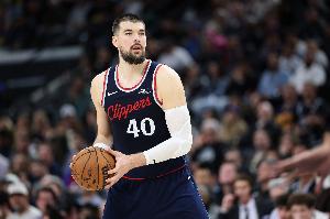 快船GM：祖巴茨是NBA最好中锋之一&为球队倾其所有 做这决定很难