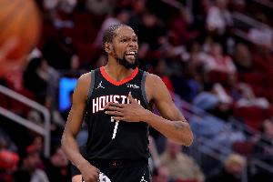 37岁的KD还能打多久？斯通：相信他能延续状态 不然也不会续约他